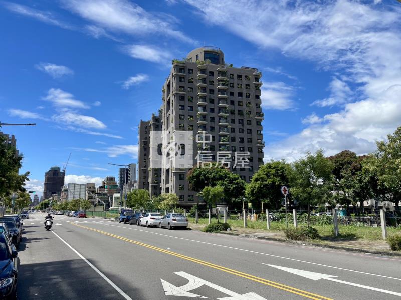 霸氣北屯14期臨15米路角地漢神洲際住一之一大面寬建地房屋室內格局與周邊環境