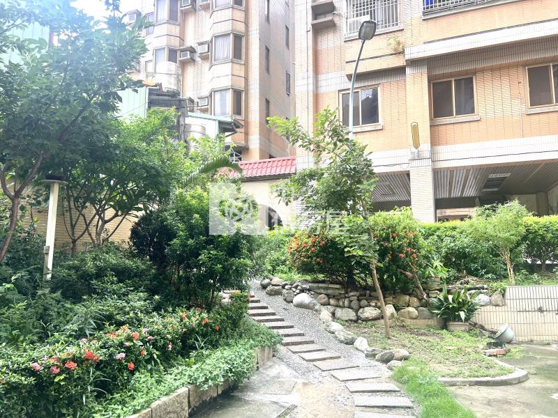錦繡中國大三房平車房屋室內格局與周邊環境