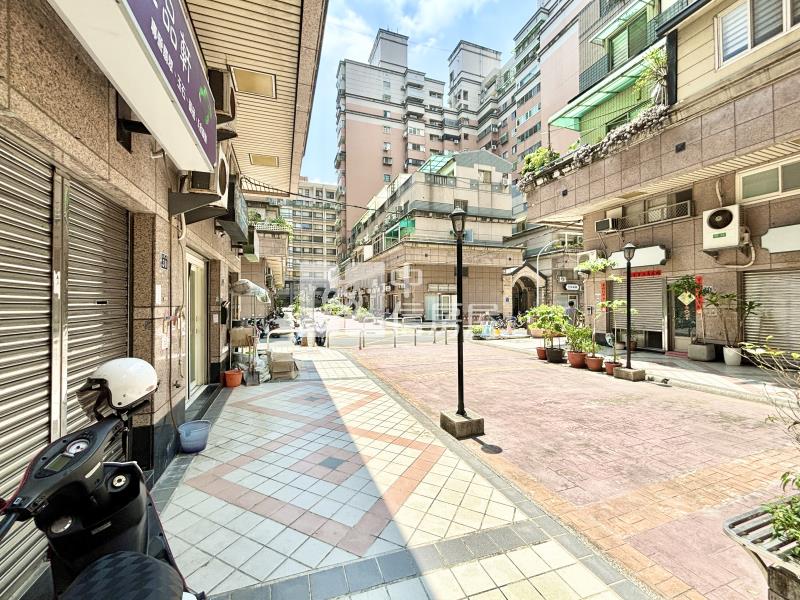 獨家!中港世紀紅 兩房+車位房屋室內格局與周邊環境