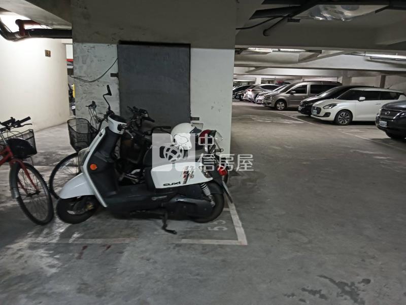 員林市中心大同學區大坪數松柏雙子星華廈房屋室內格局與周邊環境