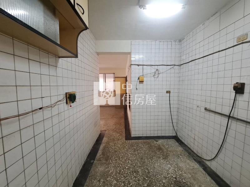 肉豆公~正義國小店舖車庫壹樓房屋室內格局與周邊環境