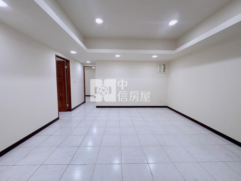 中壢龍岡國小整新電梯大3房房屋室內格局與周邊環境