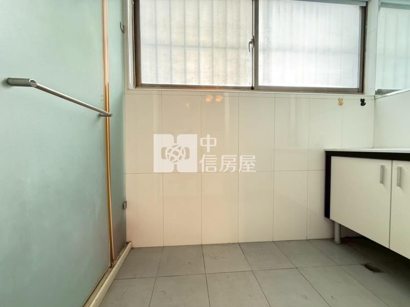 松竹商圈愛的世界1～2樓店面+車位房屋室內格局與周邊環境