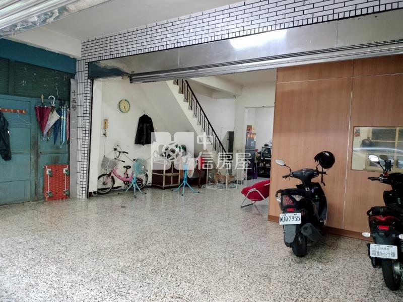 近桃園市政府大面寬透店房屋室內格局與周邊環境