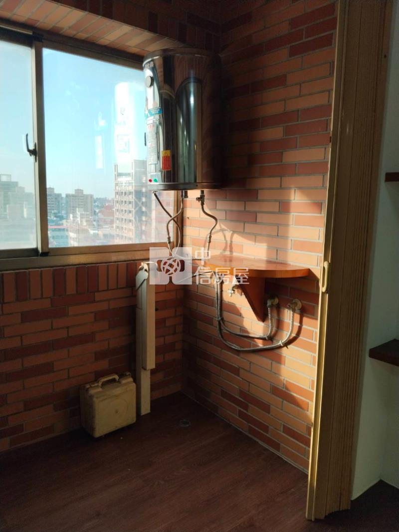 中壢後站捷運麥當勞旁景觀美套房(可廣告)房屋室內格局與周邊環境