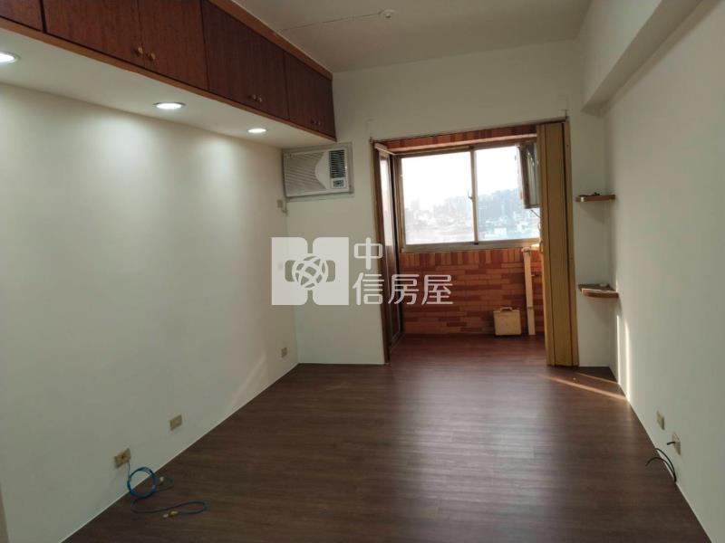 中壢後站捷運麥當勞旁景觀美套房(可廣告)房屋室內格局與周邊環境