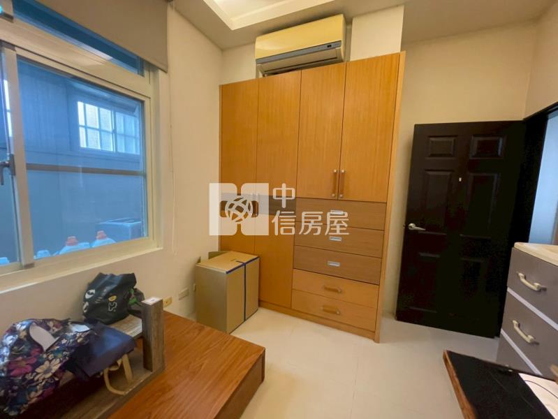 竹南邊間雙車位加1F孝親房美透天房屋室內格局與周邊環境