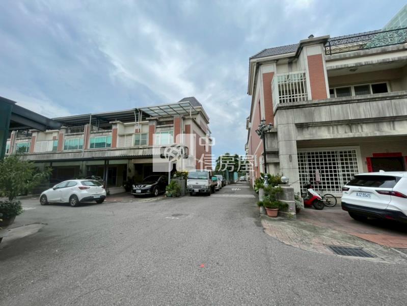 竹南邊間雙車位加1F孝親房美透天房屋室內格局與周邊環境