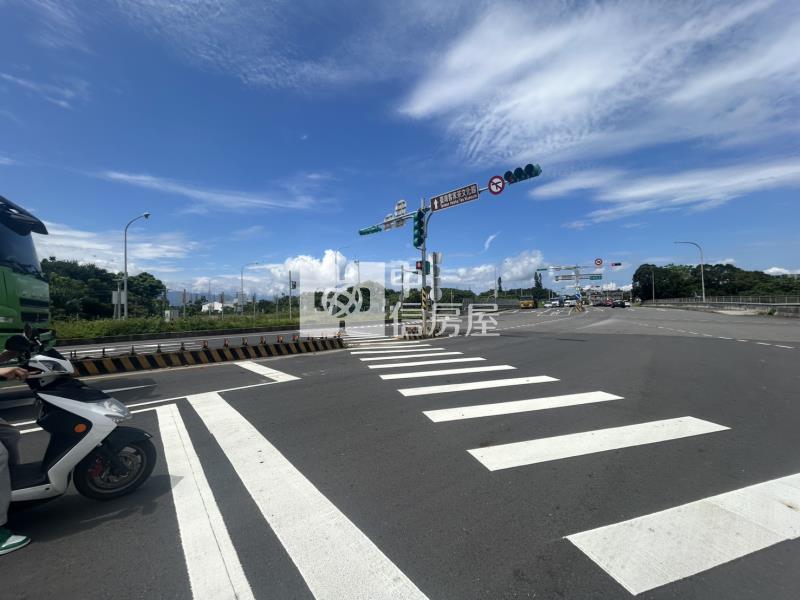 龍潭高原交流道旁建地房屋室內格局與周邊環境