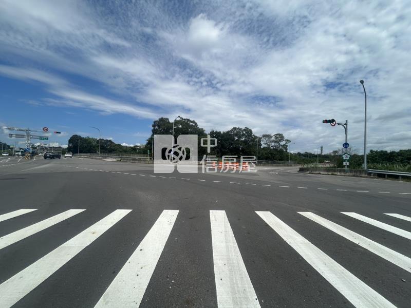 龍潭高原交流道旁建地房屋室內格局與周邊環境