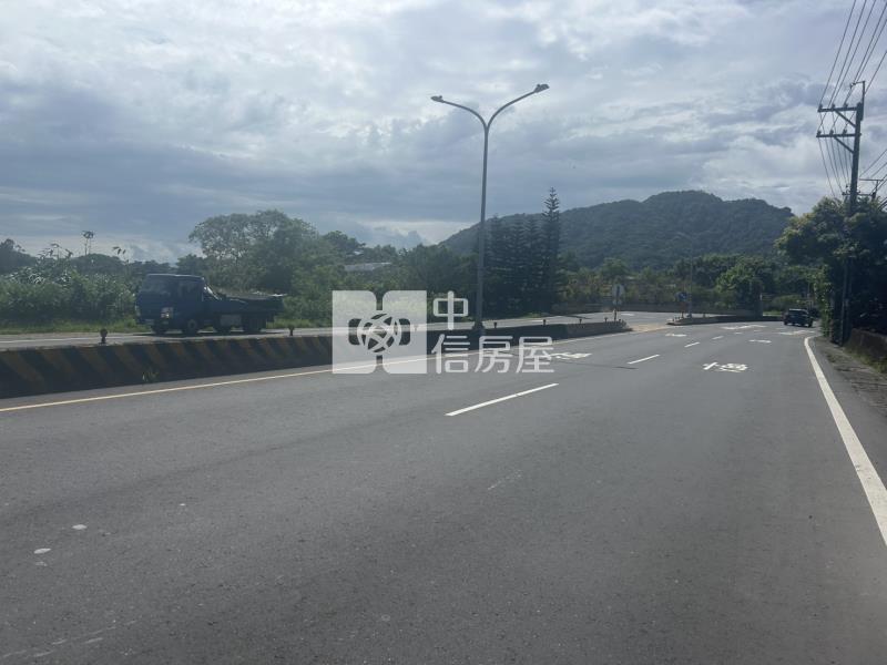 龍潭高原交流道旁建地房屋室內格局與周邊環境