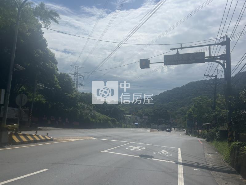 龍潭高原交流道旁建地房屋室內格局與周邊環境