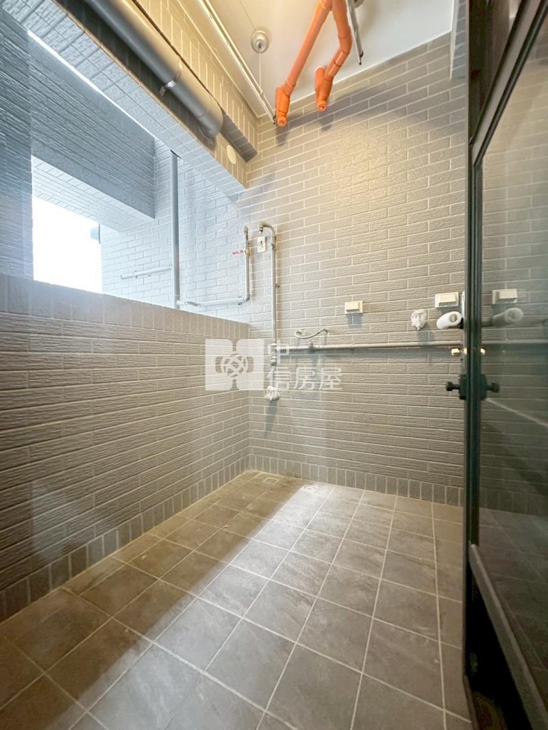 聚富滿滿全新未住超值價三房平車房屋室內格局與周邊環境
