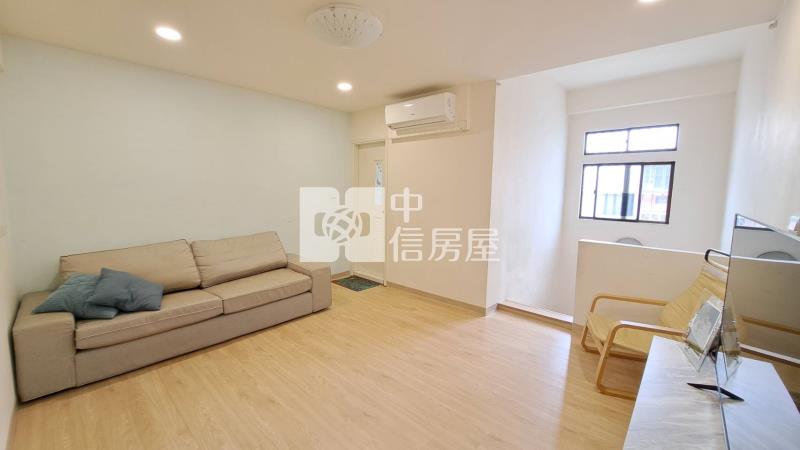 忠貞市場旁裝潢美透天房屋室內格局與周邊環境