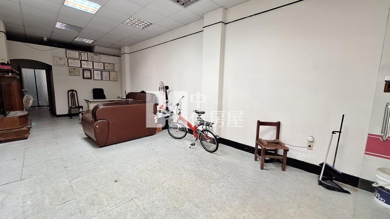 公園路懷舊透天店住房屋室內格局與周邊環境