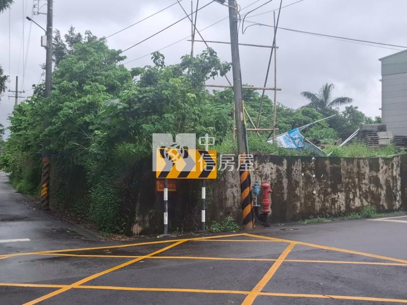 山上國中前雙面臨路方正美建地房屋室內格局與周邊環境