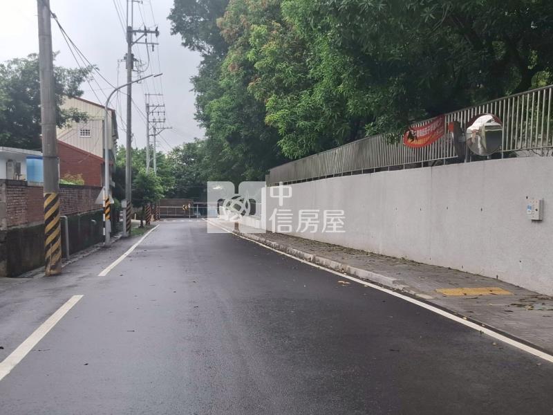 山上國中前雙面臨路方正美建地房屋室內格局與周邊環境