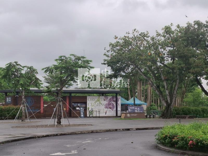 山上國中前雙面臨路方正美建地房屋室內格局與周邊環境