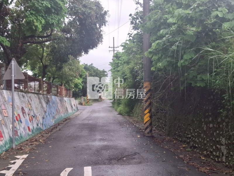 山上國中前雙面臨路方正美建地房屋室內格局與周邊環境