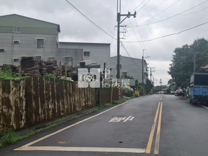 山上國中前雙面臨路方正美建地房屋室內格局與周邊環境