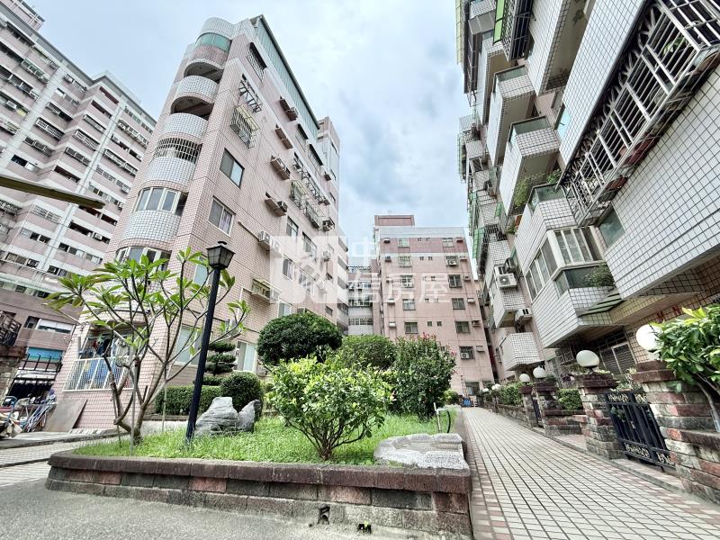 明道商圈三面採光雙衛開窗大三房｜電梯更新房屋室內格局與周邊環境