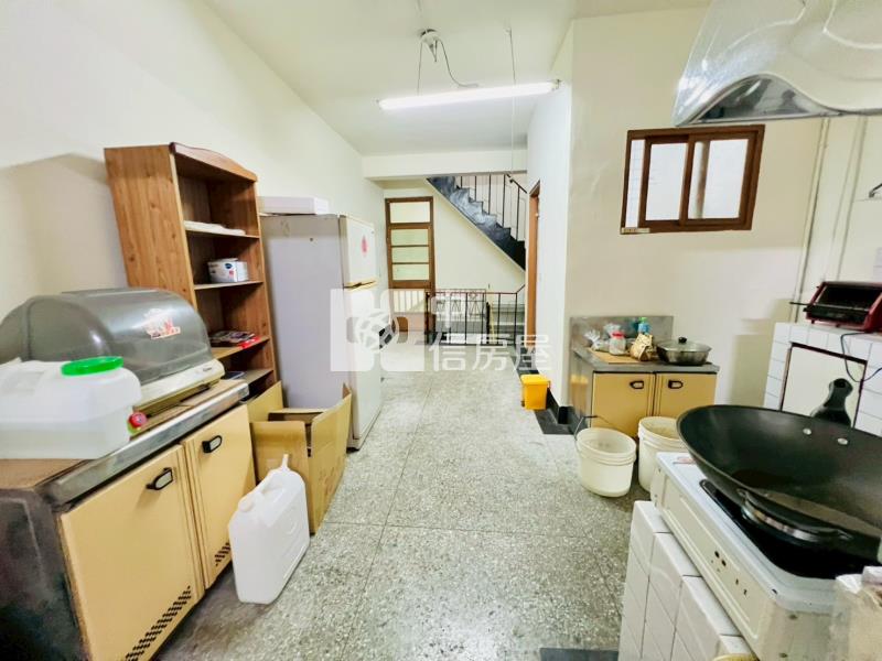 霧峰商業區市場透店房屋室內格局與周邊環境