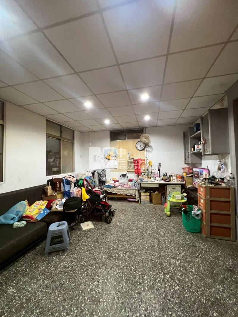 產業園區大地坪大面寬透天房屋室內格局與周邊環境