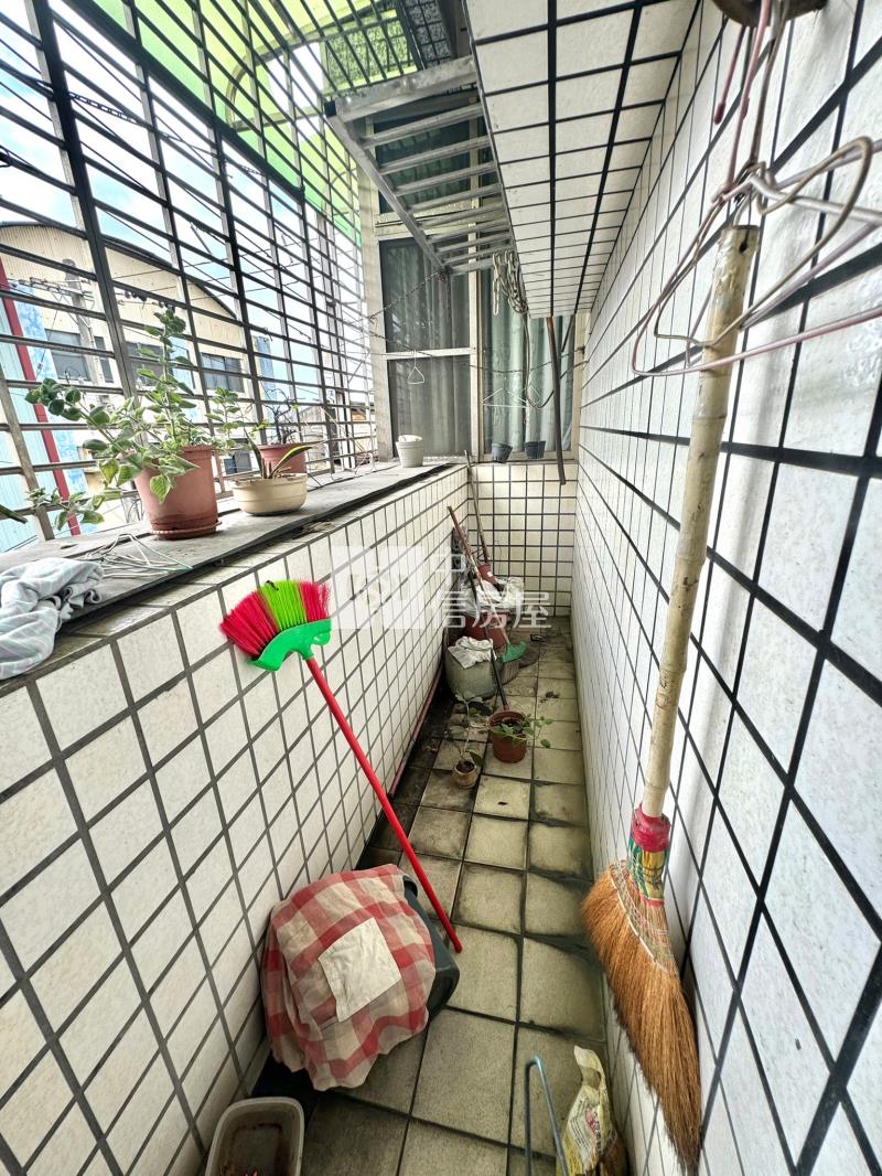 太平邊間挑高乙工廠住房屋室內格局與周邊環境