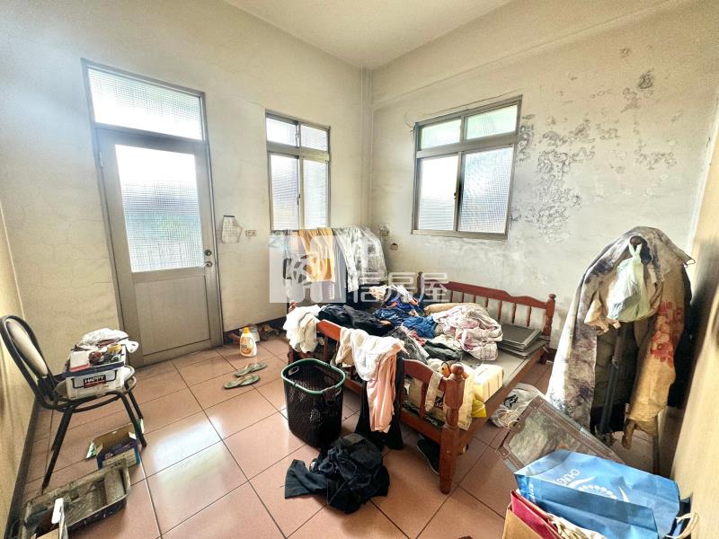 太平邊間挑高乙工廠住房屋室內格局與周邊環境