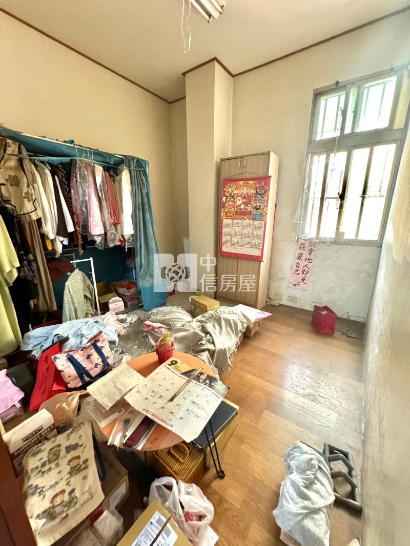 太平邊間挑高乙工廠住房屋室內格局與周邊環境