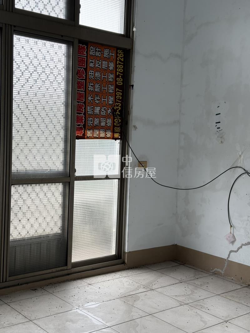 【專約】近萬巒豬腳街雙透天房屋室內格局與周邊環境