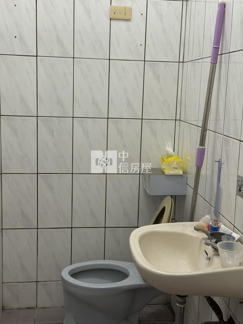 【專約】近萬巒豬腳街雙透天房屋室內格局與周邊環境