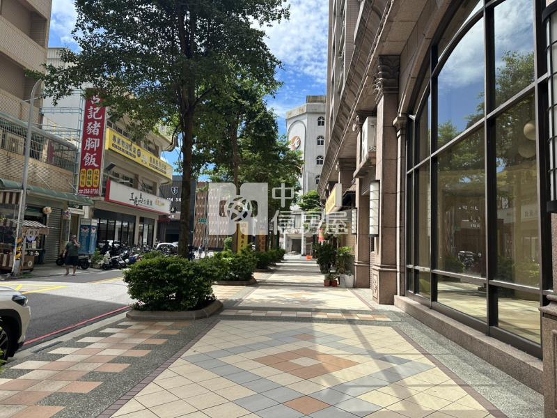 大業寶山商圈-臻星三房車房屋室內格局與周邊環境