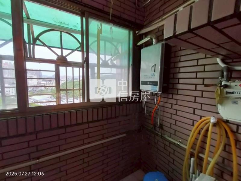 ●轟動天廈美裝二房房屋室內格局與周邊環境