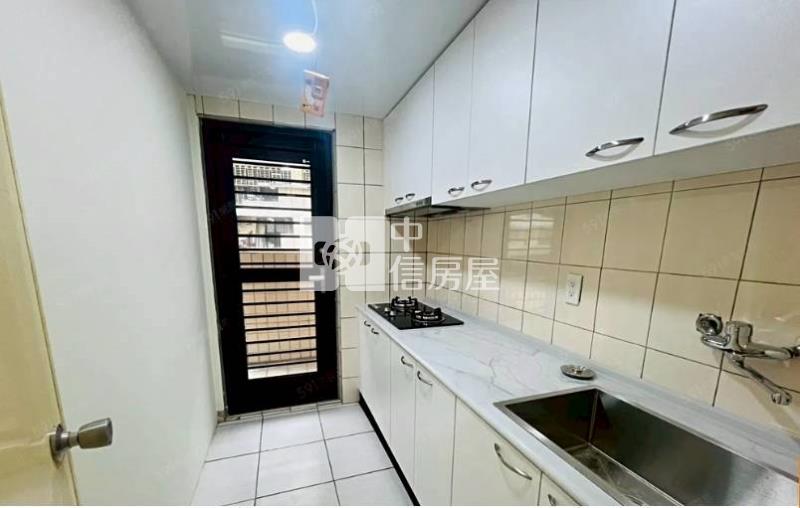 ●轟動天廈美裝二房房屋室內格局與周邊環境