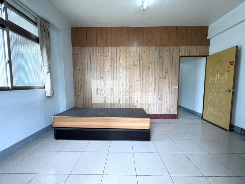 潭子國中旁邊間透天房屋室內格局與周邊環境