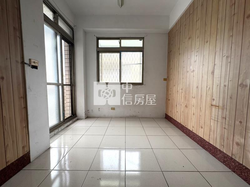 潭子國中旁邊間透天房屋室內格局與周邊環境