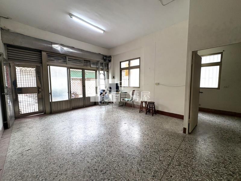 潭子國中旁邊間透天房屋室內格局與周邊環境