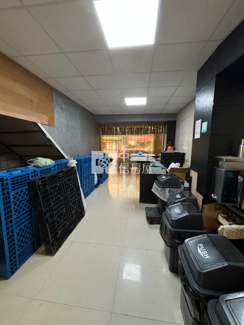 專任-近一中商圈臨路大店面房屋室內格局與周邊環境