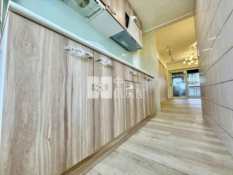 立新學區商圈入門玄關電線更新超級通風電梯三房房屋室內格局與周邊環境