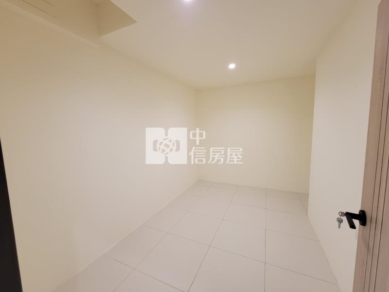 龍潭民族路*活巷大面寬整新美透天房屋室內格局與周邊環境