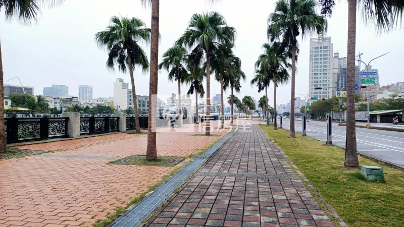 面運河3+1房靓寓房屋室內格局與周邊環境