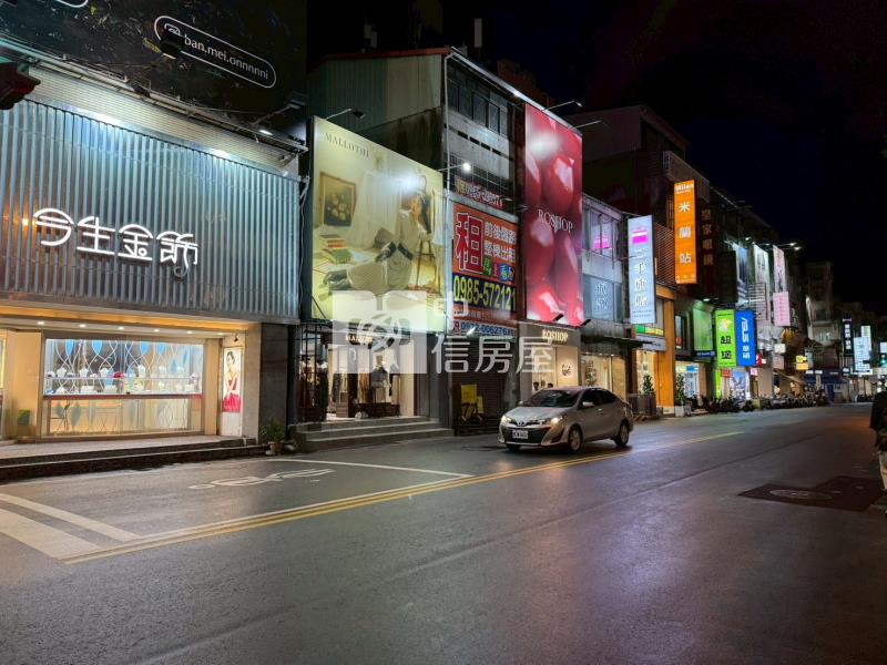 一中西門町雙車透店房屋室內格局與周邊環境