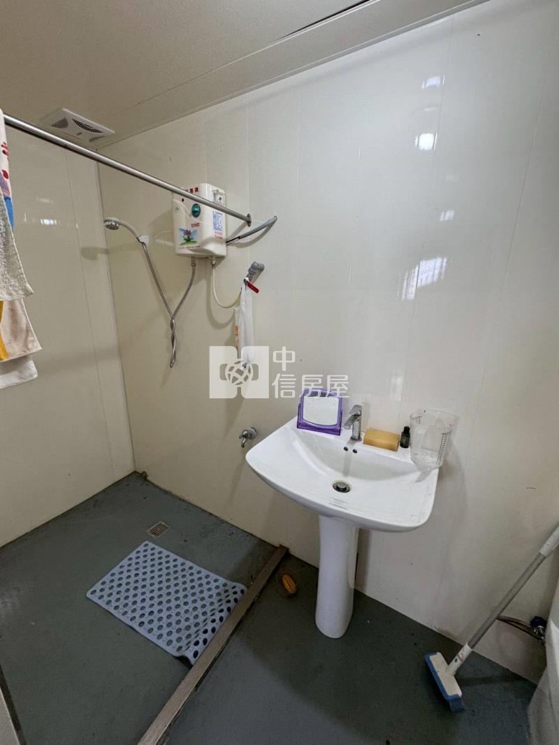 近新屋埔頂國小合法資材室房屋室內格局與周邊環境