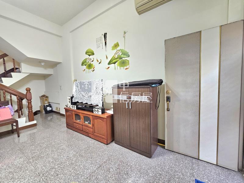 竹南萬大街透天房屋室內格局與周邊環境