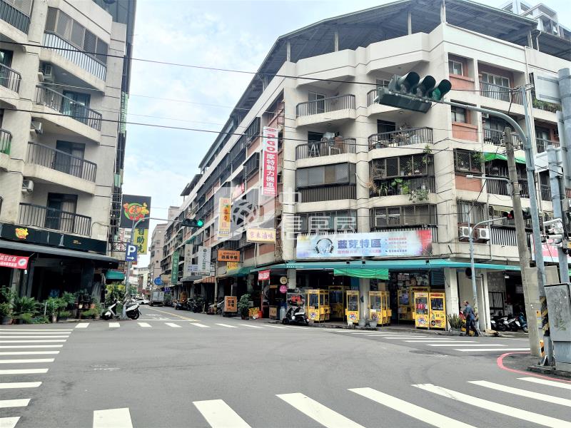近一中商圈高投報收租聖品房屋室內格局與周邊環境