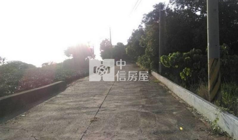 鳥松都內眺望高雄景觀農地NO1房屋室內格局與周邊環境