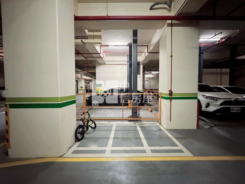 寓上樂灣兩房休旅車位房屋室內格局與周邊環境