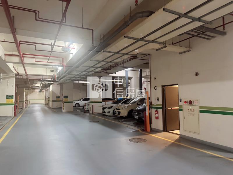 寓上樂灣兩房休旅車位房屋室內格局與周邊環境