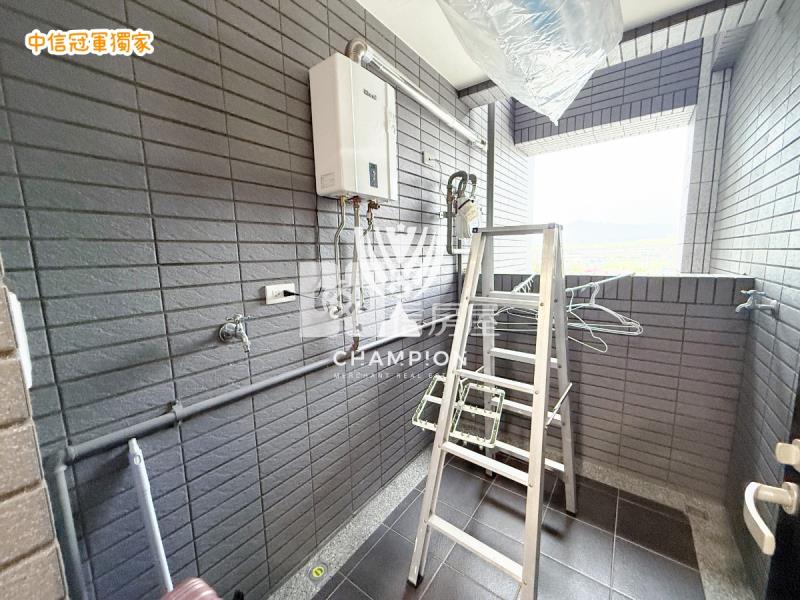 【冠軍】富宇邊間朝南中庭安靜三房平車房屋室內格局與周邊環境